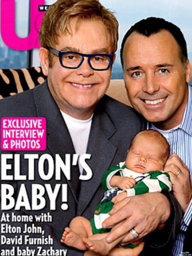 Elton John en David Furnish stellen zoon Zachary voor - 2011 