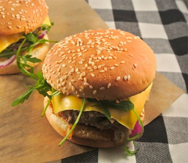 RECEPT. Kraakverse doe-het-zelfhamburger