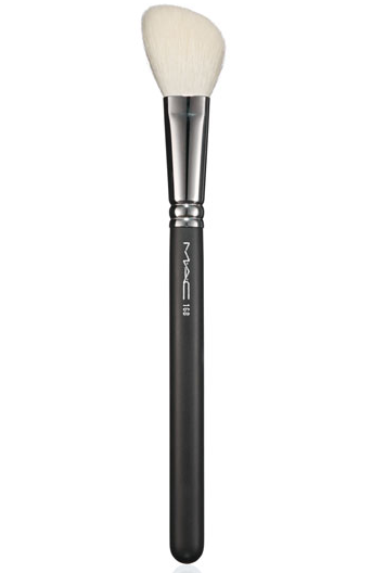 Large Angled Contour Brush van M.A.C - 34,00 โฌ
