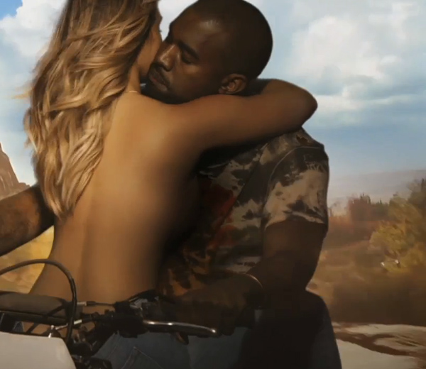 Kim Kardashian topless in nieuwe clip Kanye West