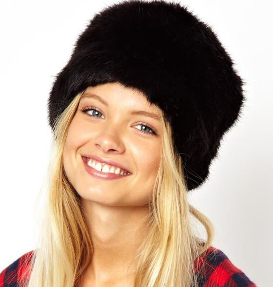 Faux Fur Cossack Hat van ASOS - 24,66 €