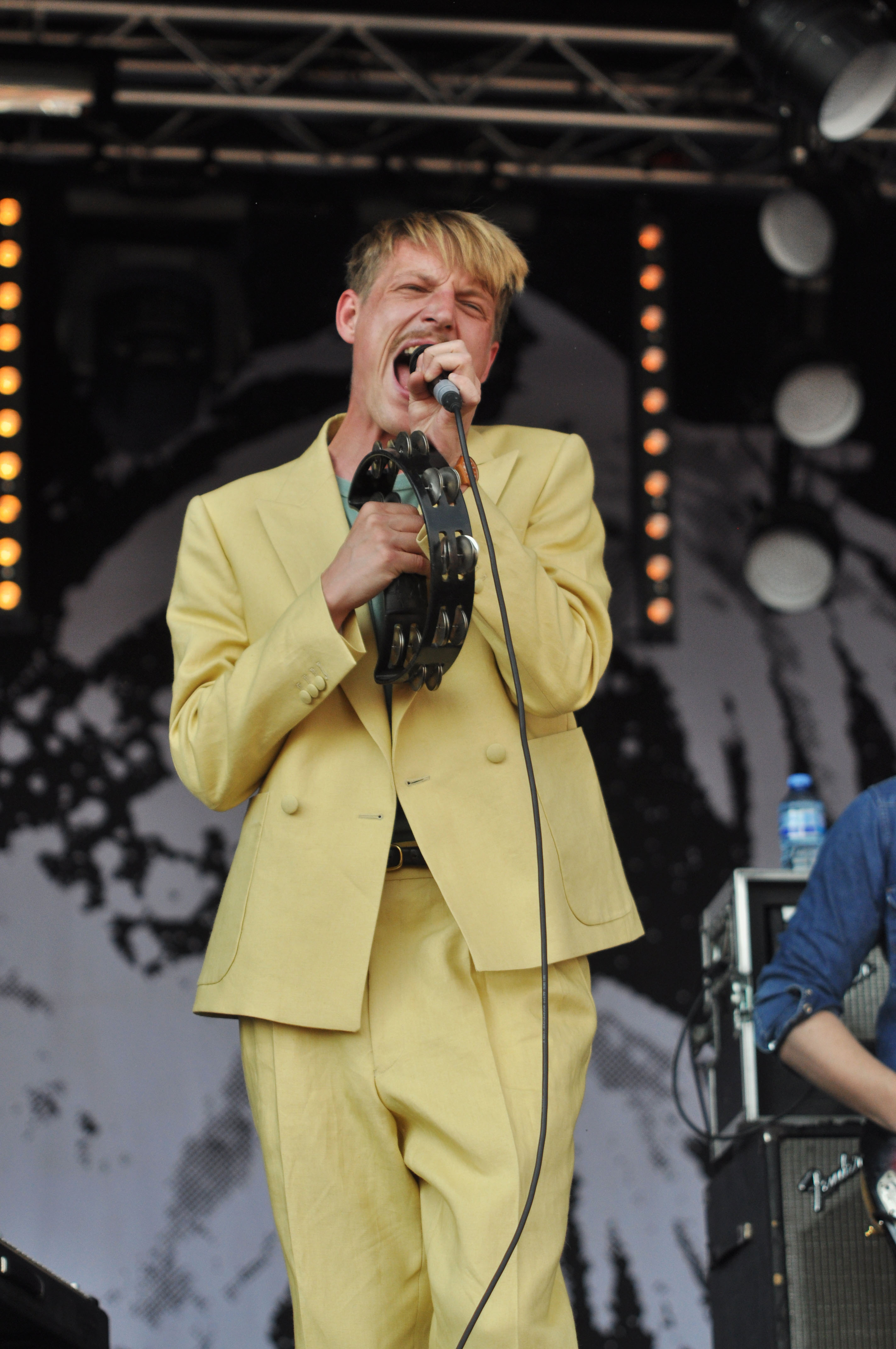 BentvanLooy_Copyright_EllenVan Hoyweghen_CafeCostume