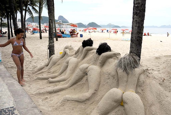 port-Brazil-Beach-Ipanema-20-5--600x400