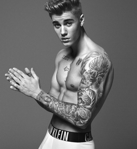Justin Bieber ontsnapt niet aan Photoshop in Calvin Klein campagne