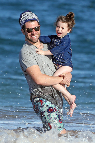 Max Greenfield Enjoys Maui With His Daughter