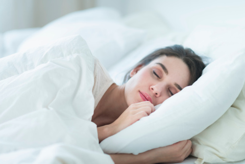 5 redenen om te slapen met koperen kussen