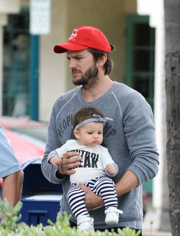 EXCLUSIVE: ** PREMIUM RATES APPLY** Mila Kunis and Ashton Kutcher spend the day in Carpenteria