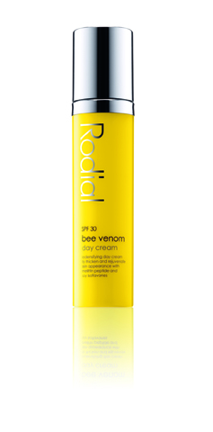 Bee Venom Day Cream SPF 30 van Rodial, 135 โฌ