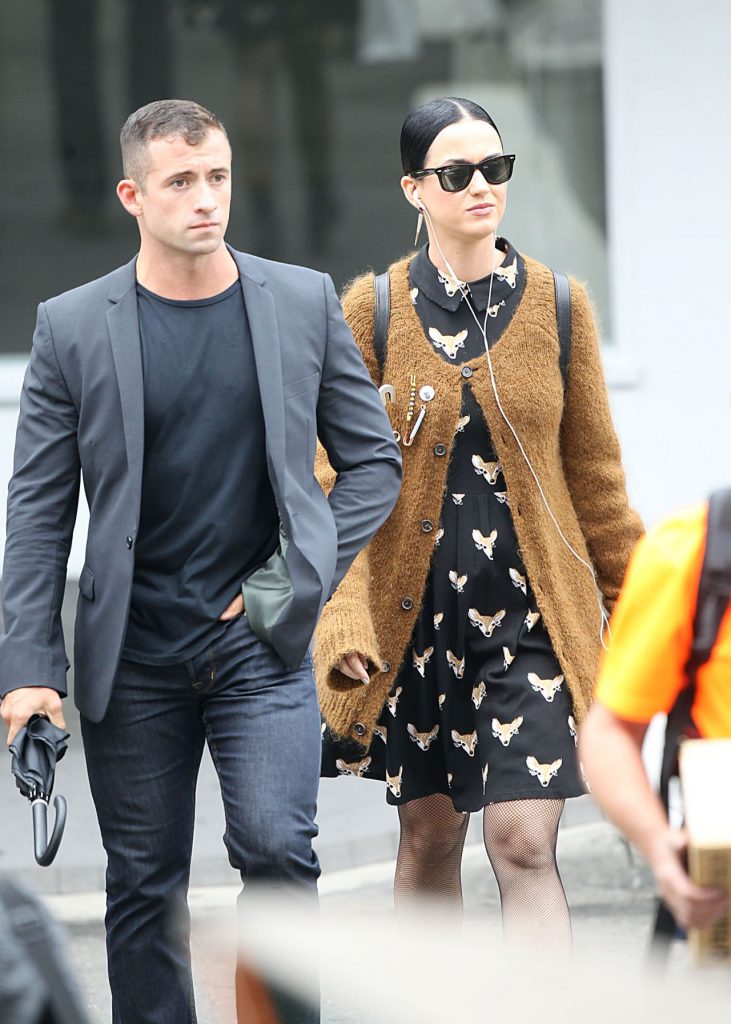 katy-perry-street-style-shopping-in-surry-hills-dec.-2014_11