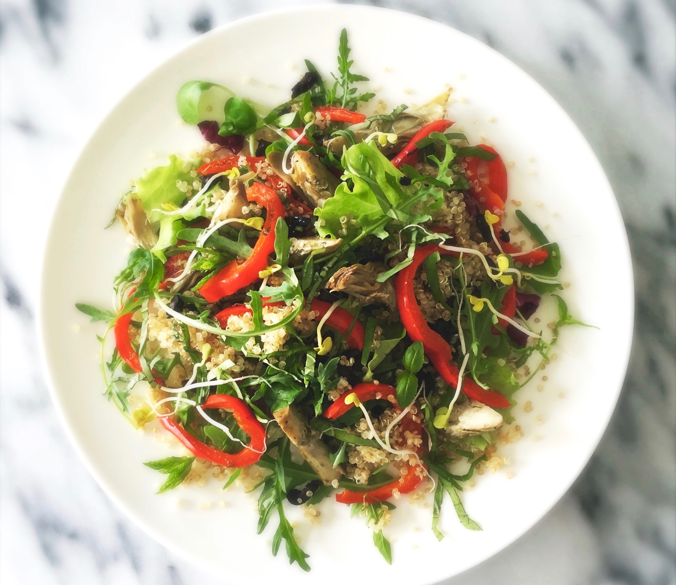 Zomerse Quinoasalade met Geroosterde Paprika
