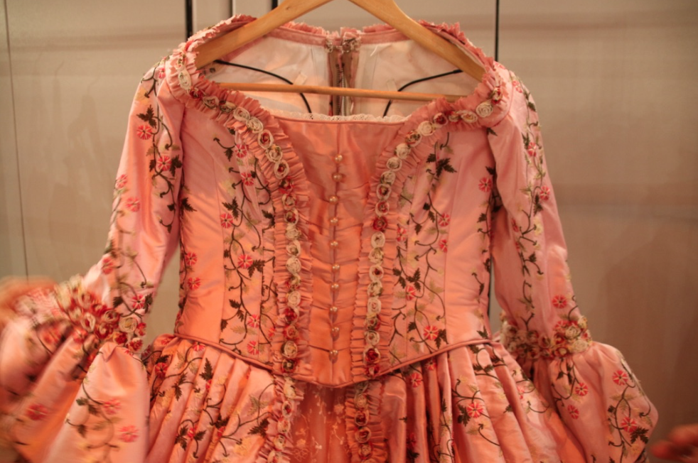 musical-belle-en-het-beest-josje-huisman-atelier-kostuums-backstage-elle-be-2