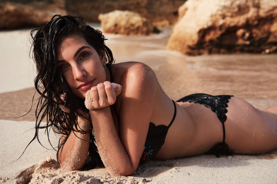 anna nooshin hunkemoller