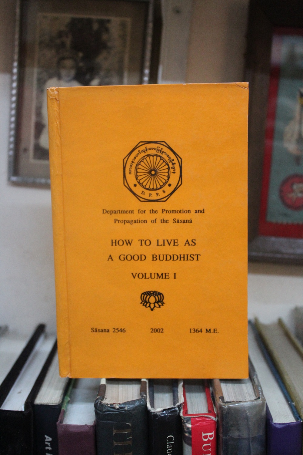 boek how to live as a buddhist