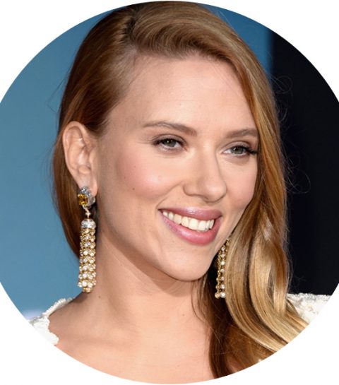 Scarlett Johansson heeft een bejaarde dubbelganger en bracht die mee naar een filmpremière