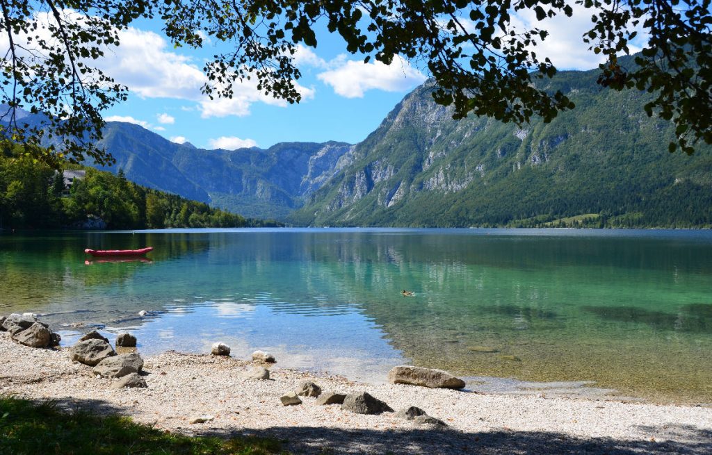 slovenia meer bohinj alpen