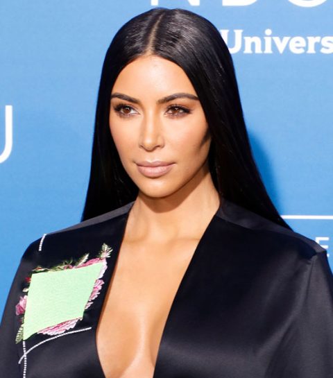 Kim Kardashian maakt fashion week onveilig in doorzichtige camel toe broek