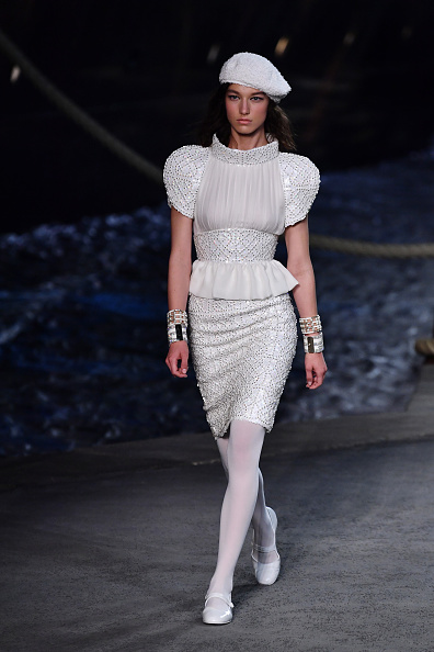 chanel, cruise, collection, resort, 2019, bella hadid, gigi hadid, stella maxwell, kristen stewart, lily-rose depp, catwalk, runway