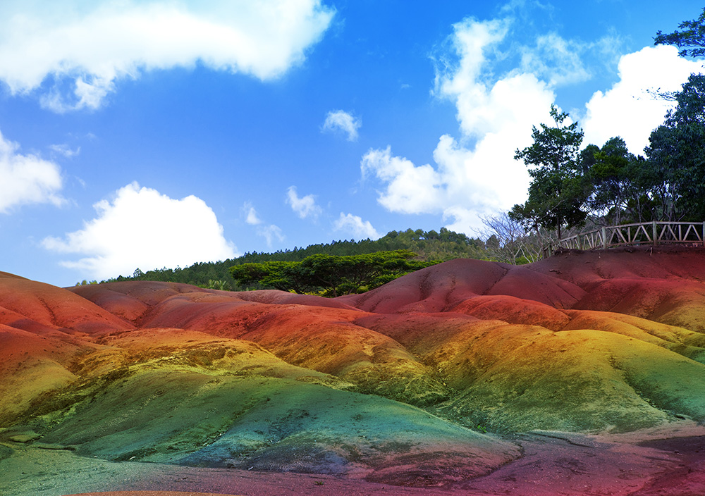 natuur, kleur, reis, bucket list, rainbow mountain, colorada, red sea, spiaggia rosa, prismatic spring, geiser, mauritius