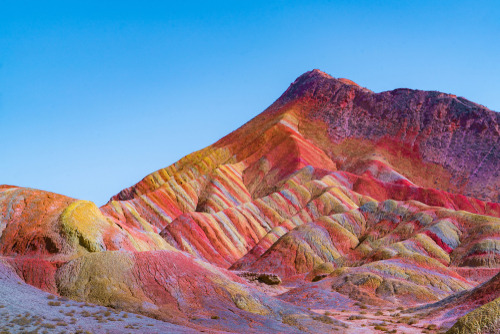 natuur, kleur, reis, bucket list, rainbow mountain, colorada, red sea, spiaggia rosa, prismatic spring, geiser, danxia