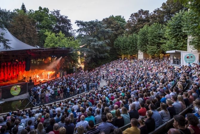 festival, zomer, augustus, vlaanderen, wallonie, agenda, muziek, kamping kitsch, lokerse feesten, ieperfest, w-fest