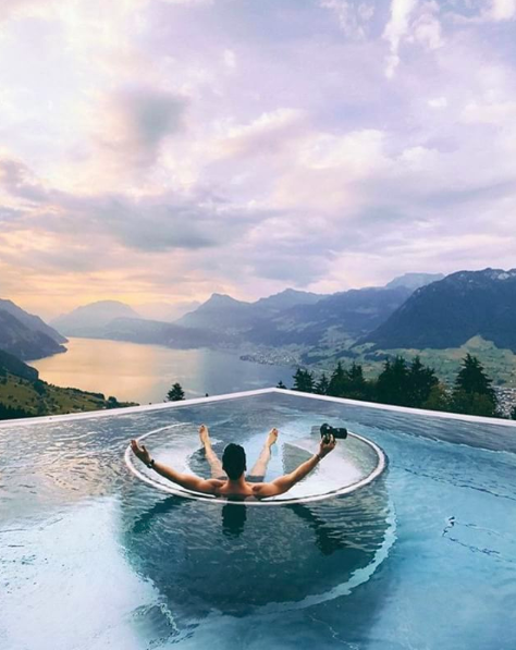 infinity pool, vakantie, reizen, hotel, europa, luxe, wellness, spa, villa honegg
