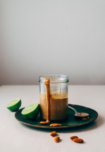 Thaise amandeldressing