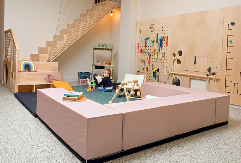 vriendelijk_baby_cafe_poussette_garage_a_manger_