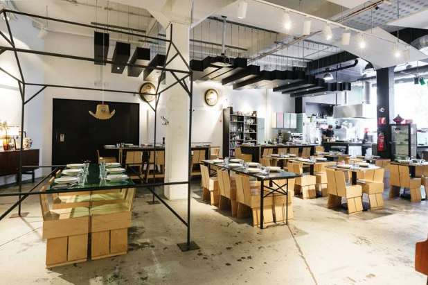 kindvriendelijk_baby_cafe_poussette_garage_a_manger_