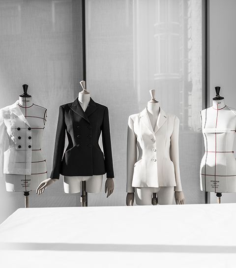 Tijdloze elegantie: Dior viert verjaardag iconische Bar jacket