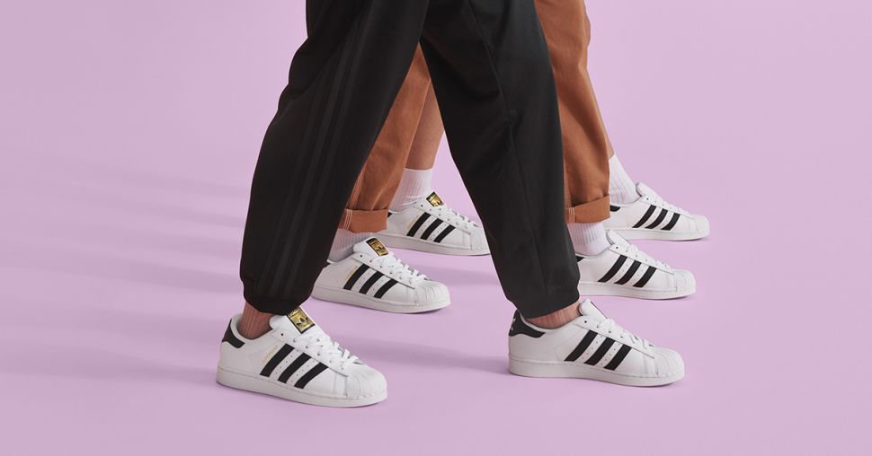 Hebben: adidas viert 50 jaar Superstar met nieuwe sneakers - ELLE.be