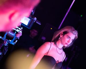 dua lipa, pepe jeans, mdoe, denim