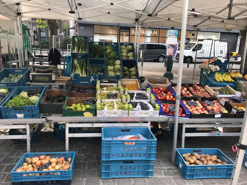 Koop je verse (bio)groenten en fruit op deze markten in Brussel