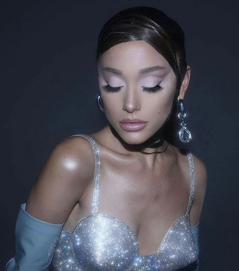 Ariana Grande onthult haar eerste R.E.M Beauty producten