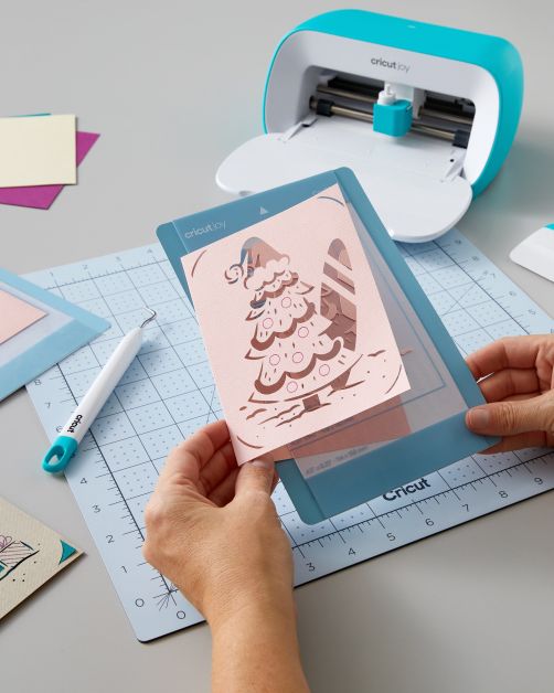 réaliser des cartes personnalisées avec cricut