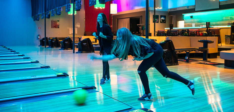 Bowlen amusement center