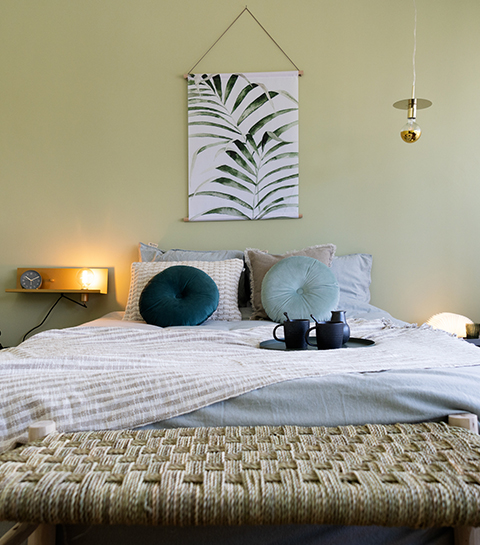 Shop the look: Een verfrissende slaapkamer met subtiele groentinten