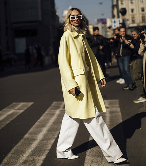 Styling tips: hoe draag je in hemelsnaam witte schoenen?