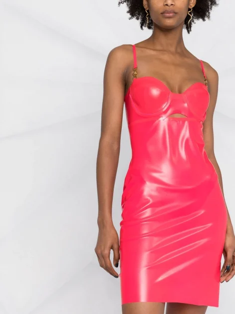 versace roze jurk barbie trend