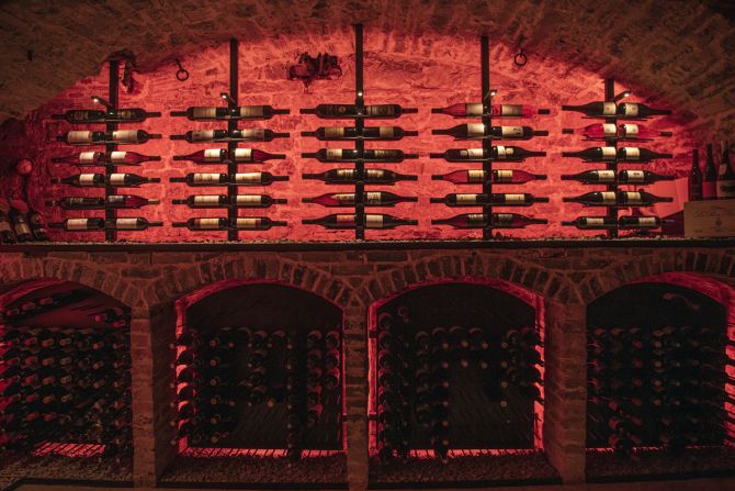 wijnkelder Chateau de la Chapelle