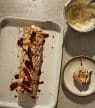 Recept: meringuerol met gebrande honing-appels uit ‘Ottolenghi Test Kitchen 2’