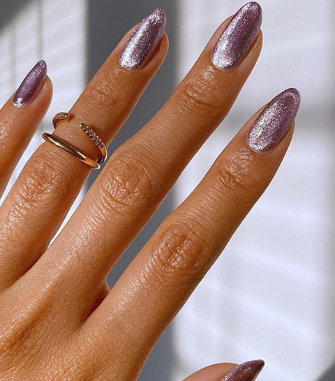 Velvet nails: iedereen zwicht deze herfst voor een fluwelen manicure
