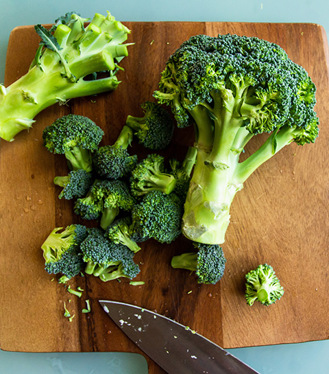 Dankzij deze TikTokrecepten gooi je de steel van broccoli nooit meer weg