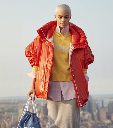 WIN WIN WIN: een statement jas uit de najaarscollectie van ESPRIT (t.w.v. €199,99)