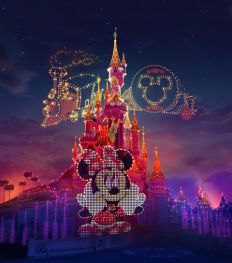 Ervaar een sprankelend begin van het jaar met “La Symphonie des Couleurs” in Disneyland Parijs