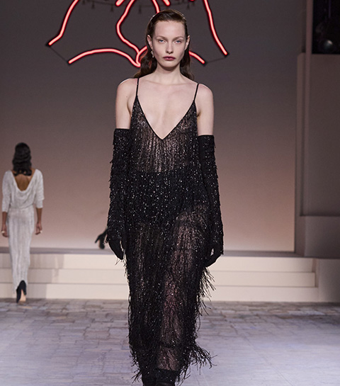 Dior Pre-Fall 24 mixt New Yorkse avant-garde met Parijse elegantie