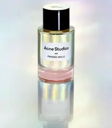 Deze unieke parfumcollab wordt de cool girl scent van het seizoen