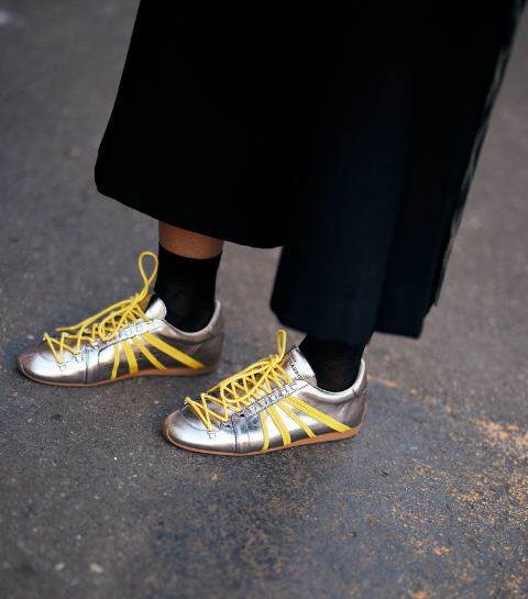 De sneakertrend van het moment is allesbehalve beige