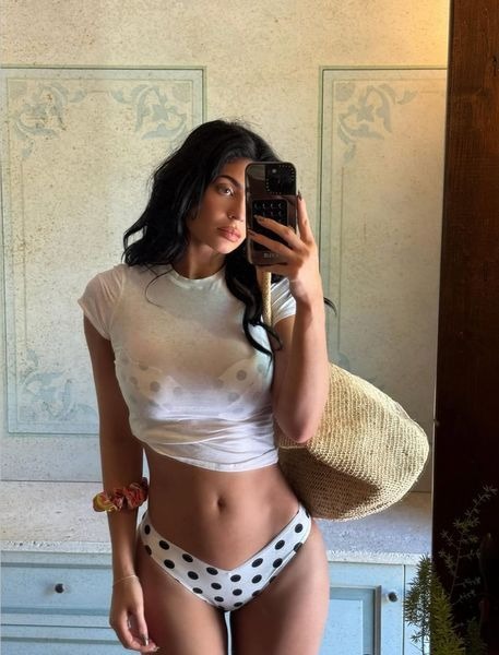 Kylie Jenner polkadots stippen bikini