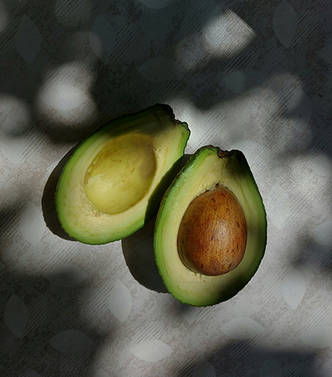 Deze avocadowrap zonder gluten en suiker is klaar in 5 minuten