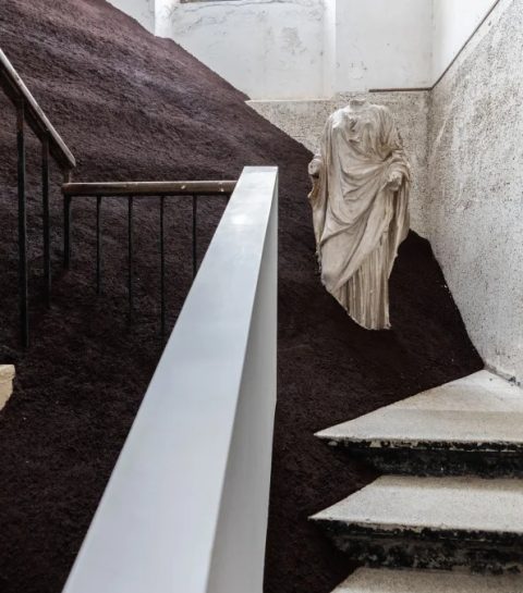 De biënnale van Bonifacio brengt internationale hedendaagse kunst naar Corsica